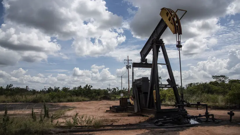 Bloomberg: Индия рассчитывается за нефть из России в обход доллара