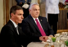 Урсула фон дер Ляйен, Орбан и Санчес провели диалог в Совете ЕС ursula fon der lyajen orban i sanches proveli dialog v sovete es-urbandigest-ru-0