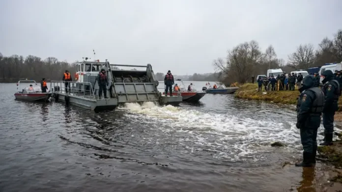 v zvenigorode prodolzhayutsya poiski aliny i bogdana na moskvereke-urbandigest-ru-0