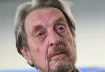 errol mask schitaet ilona maska tajnym puteshestvennikom-urbandigest-ru-0