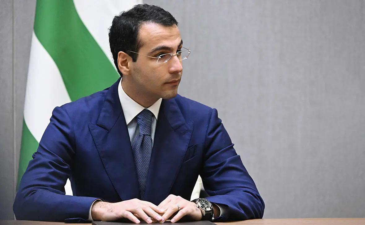 Инал Ардзинба (Григорий Сысоев / РИА Новости)