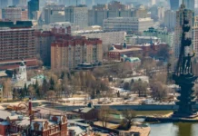 kompleks gorodskogo hozyajstva moskvy obnovil nastil u pamyatnika petru -urbandigest-ru-0