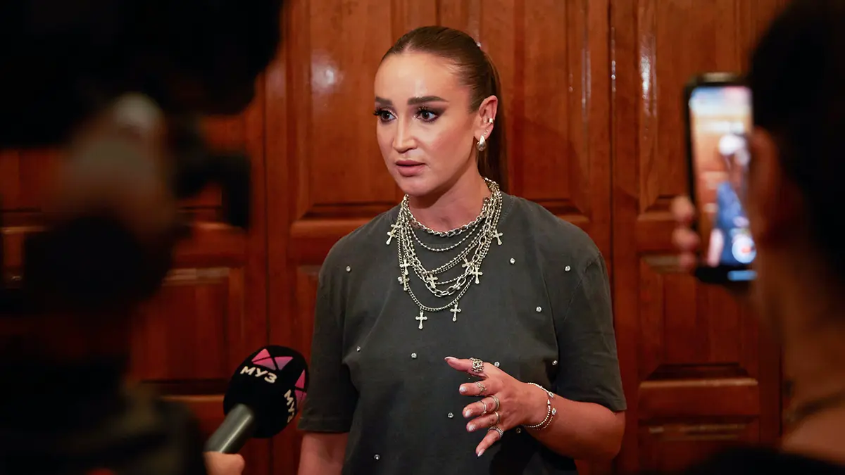 Бузова перенесла опасную для вокалистов процедуру перед премьерой спектакля