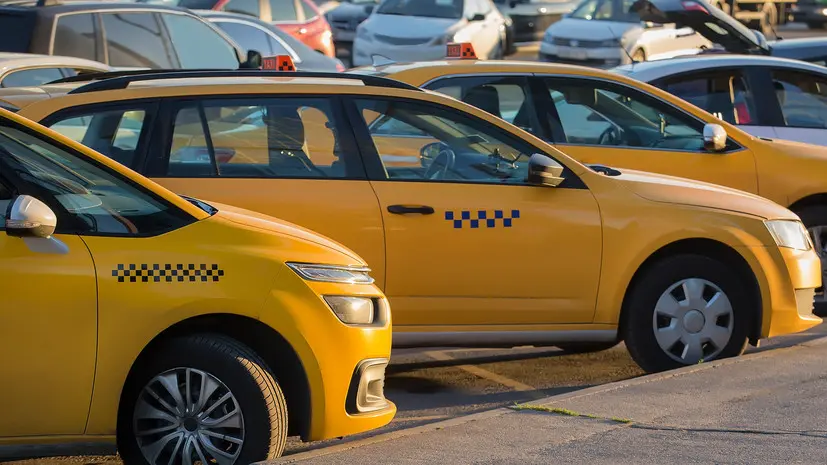 Во Владивостоке ищут таксиста, сбившего пенсионерку на переходе