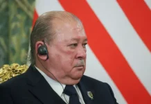 Король Малайзии Султан Ибрагим получил Aurus Senat в подарок korol malajzii sultan ibragim poluchil v podarok-urbandigest-ru-0