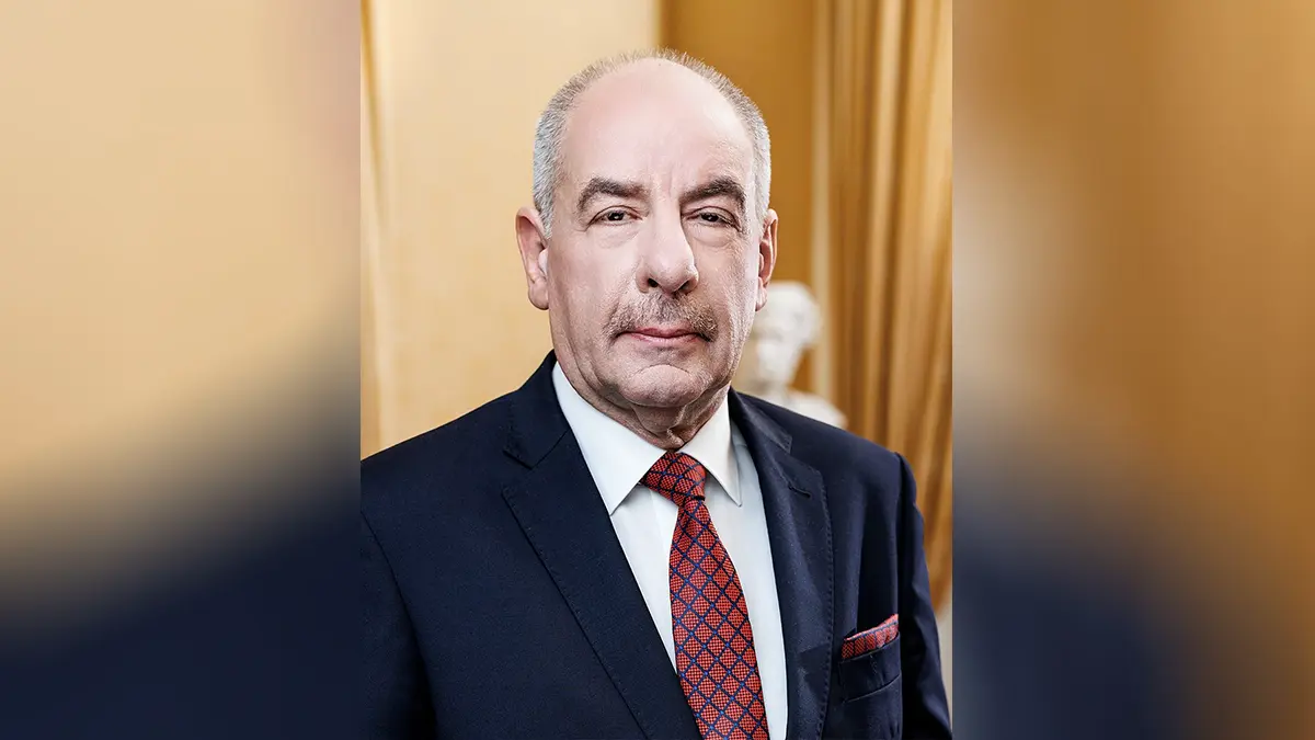 Президент Венгрии отказался уходить в отставку по требованию Петера Мадьяра