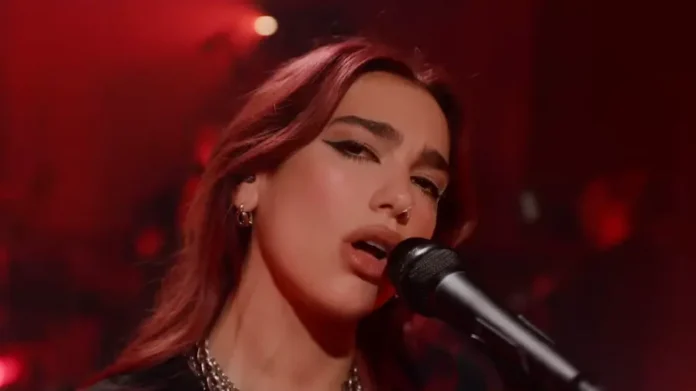 dua lipa provela roskoshnoe torzhestvo v italii na -urbandigest-ru-0