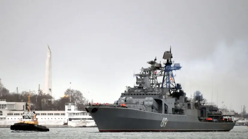 Корабль «Североморск» вернулся на базу после 212-дневного дальнего похода