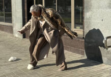 Модный конфуз: стильный тапок ускользнул от известного стилиста 061f1c14-19ac-4b8e-86da-bcb70344840d-676b066f