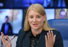 Женщины в политике: анализ региональных выборов 700e3148-1259-43ab-9b58-6574c5795d63-674f28ee