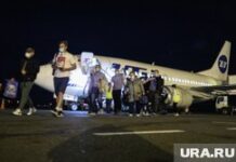 Незапланированная задержка рейса Utair: как авиакомпания заботится о пассажирах Споттинг. Курган