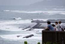 Япония готовится к встрече с двумя мощными тайфунами e992315a-c2f1-4d1f-bae6-55cce4182edd-674d81ba