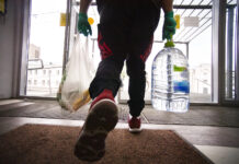 Инновационный тренд в мире моды: целлофановые пакеты как стильный аксессуар ec4bfa38-5382-4176-acb4-9859fbb8ba8a-674baada