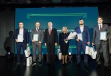 Инновационный Губернаторский лицей принес престижную городскую награду строителям 76b0ff76-196a-4857-805f-520eef3fd4dd-678fa3e5