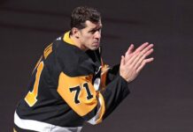 Историческое достижение Евгения Малкина отметили трогательным семейным поздравлением db03de6d-0c7a-4671-9e96-b9266e054995-6788d7b5