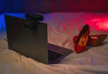 Правоохранители пресекли незаконную деятельность онлайн-студии в Великом Новгороде 0d70cad7-5c58-41d6-9231-f977b020e845-67b3a0e0