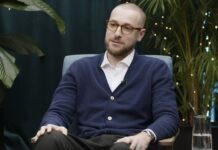 Звезда Comedy Club отделался легким испугом после ДТП в столице 4890a538-1935-44c0-9e33-d9c1f5cb4497-67c0afdc