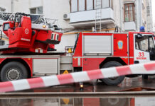 В Грозном произошел крупный пожар на автозаправочной станции Пожарные расчеты у жилого дома в Пресненском районе где в одной из квартир произошло возгорание