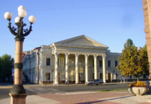 Тревожные взрывы сотрясают южный регион Украины: ситуация накаляется 63acdbe4-b1a2-43f7-99d4-f998ccf4a415-67c277e0