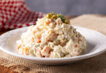 Свежие салаты: как правильно хранить любимые праздничные блюда 774a02bf-2092-43e6-afe7-45a4cf9d92fe-67c69bb9