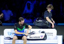 Рублев по-дружески подшутил над Медведевым в рождественском поздравлении bae105c2-df57-4364-a633-05e3e9d54a8c-67c089d4