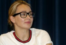 Актриса Панина рассказала о своей роли в комедии «Одна дома. Великолепная пятёрка» d337aa01-9145-421d-a25f-e06cea0f37d7-67b7b08d