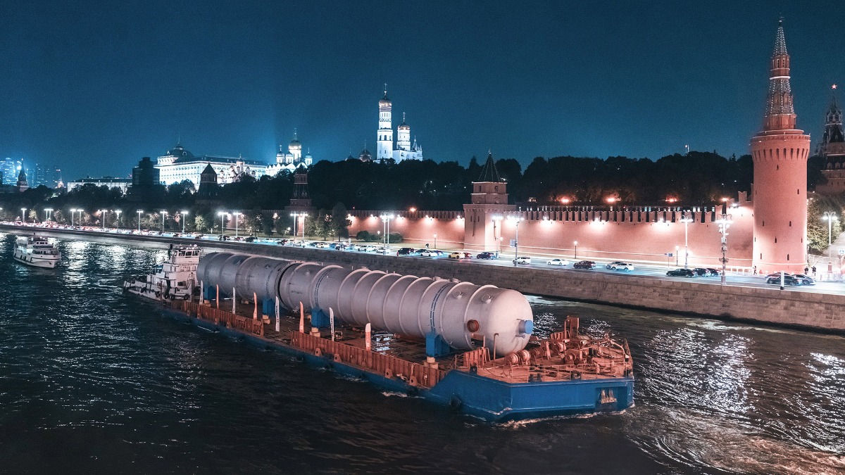 «Газпром нефть» доставила отечественное оборудование для завершения модернизации Московского НПЗ