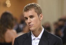 Раскрыта реакция Джастина Бибера на помолвку Селены Гомес ea108d88-af69-4c01-b7dc-93d859f9e211-67b7540d