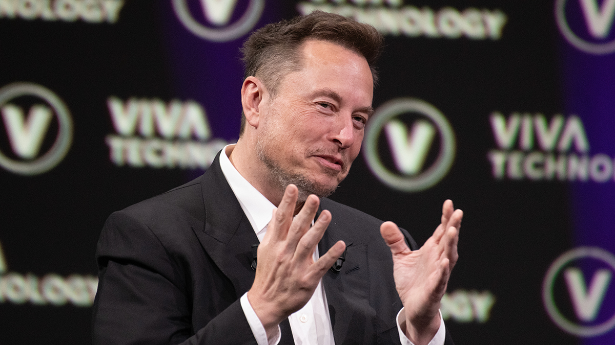 Мозговой имплант от Neuralink успешно вживили третьему человеку