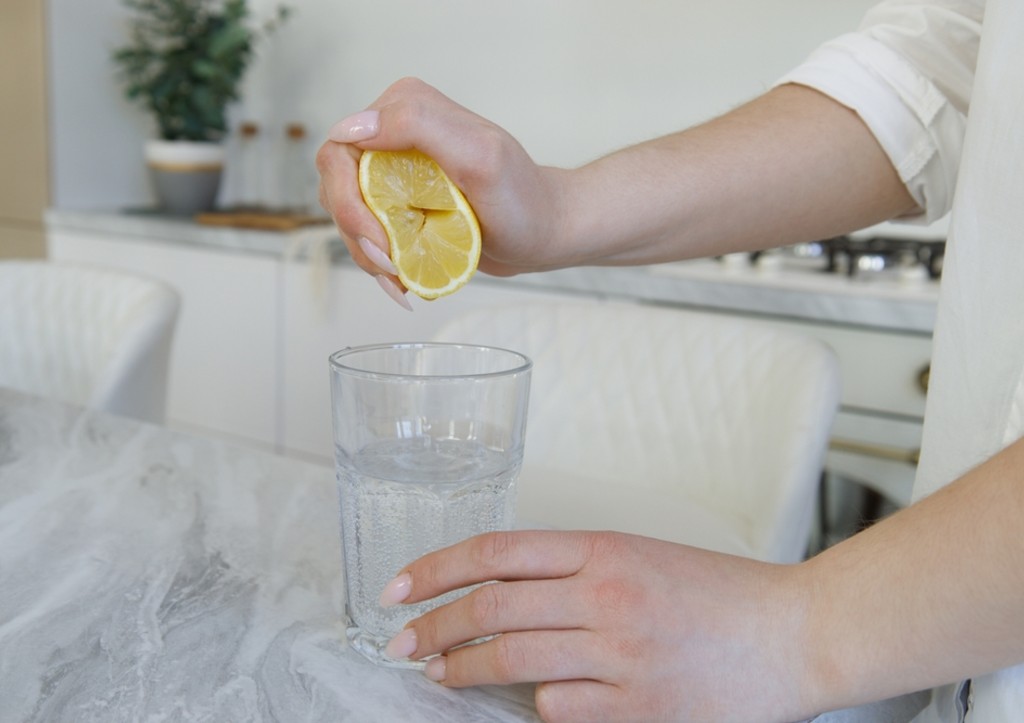 Россиянам рассказали, как привести в порядок ЖКТ после новогоднего стола