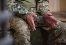 Украинские военные вынуждены маскироваться под мирное население в Краматорске 595da96f-ddd9-43c0-ace4-494a72fd68bd-67dbe6ba