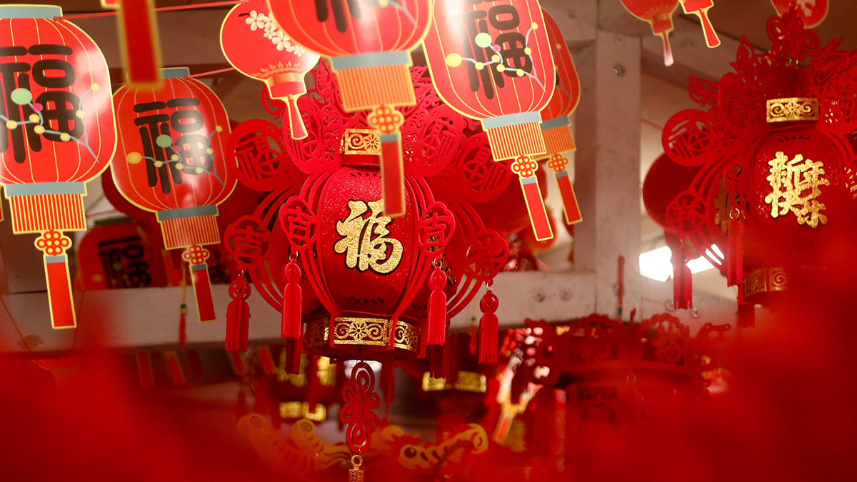 Чем может грозить запуск китайских фонариков в России