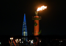 Торжественная церемония зажжения огней на Ростральных колоннах пройдет в Северной столице 5e6197db-b7cc-46f9-a4d5-b1e7e37fc148-67ea77de