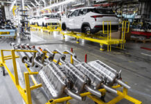 Российский автопром покоряет новые вершины в автомобилестроении Сергей Собянин на открытии серийной сборки автомобилей на столичном заводе Москвич