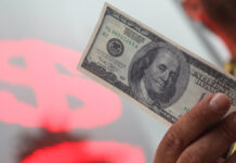 Российская валюта демонстрирует уверенный рост на фоне благоприятных факторов Курсы валют в обменных пунктах Москвы 13 июня