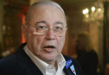 Супруга известного юмориста поднимает важную тему безопасности на воде a7d94ba5-fbc8-4cdb-a3d4-f3776e5fb50f-67e3fafb