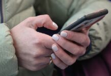 Как защитить смартфон от мороза: практические советы по безопасному использованию c3a6985e-6c03-4dcc-a5c5-1a083356895a-67c84d9e