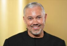 Новый взгляд на стиль Александра Рогова c8392221-7ede-4cc7-bdf2-b29fda24c29f-67eea044