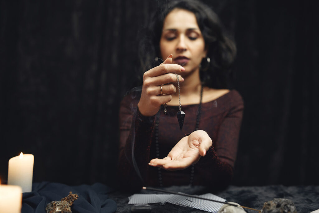 женщина ведьма