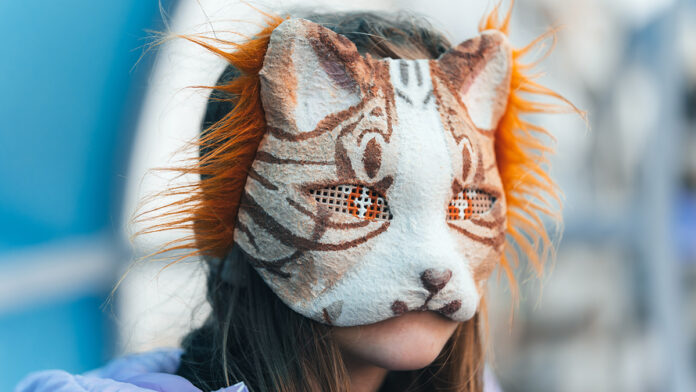 AGirlInACatMaskIsLyingQuadrobics