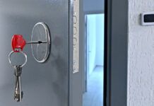 Бывший мэр Самары Тархов защищал супругу от публичности Zillo