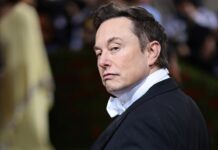 Путин предложил Газпромбанку сотрудничество с Илоном Маском 3526d0b6-25f2-4c40-9896-178751b67bb4-680c2371