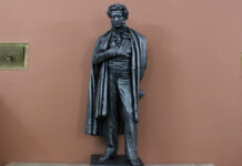 Праправнук Пушкина прокричал то, о чем молчал мир 3ebcd27a-4987-445a-8651-5bd568992f64-6807a13b