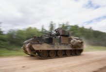 Разгром элитной техники НАТО завершился паническим бегством украинских военных под Курском 40d8ddc3-63c9-4f2e-8bd9-0a904fb76020-67f4dfa6