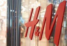 Uniqlo, H&M и Inditex готовятся к возвращению в Россию NewYork-CircaMarch2016CloseUpShotOf