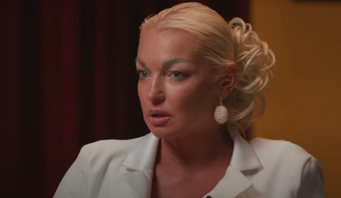 Мачеха Ариадны жестко ответила на претензии Волочковой: Шоу одного актера