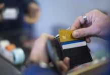 Банковские карты в кошельке надежно защищены от размагничивания 4f3b1563-4226-4859-a64d-946d0aa4f37f-67fb5dc9