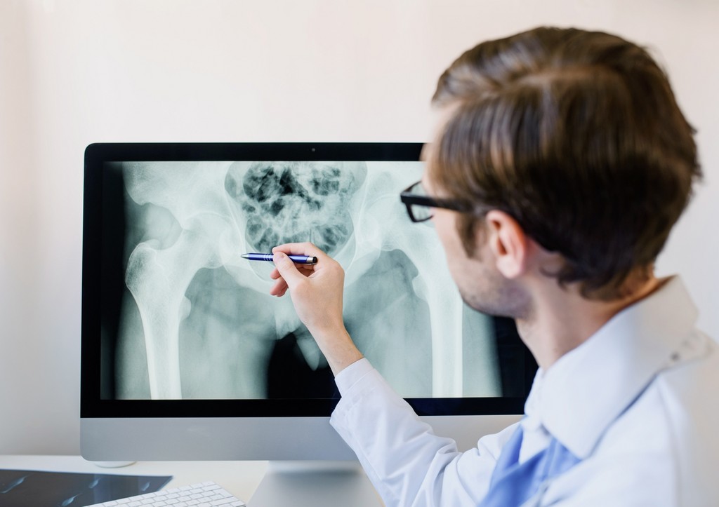 Годами ела сырую свинину: черви захватили тело женщины, что с ней стало