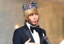 Сергей Зверев привлек внимание на церемонии прощания с Вячеславом Зайцевым 9ce7ca5a-c06c-4ff5-8c71-353499a1841e-68035c7d