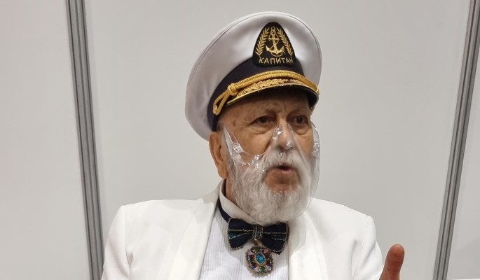 Годится в дочки: обнародовано нежное фото 90-летнего Киркорова с новой молодой зазнобой